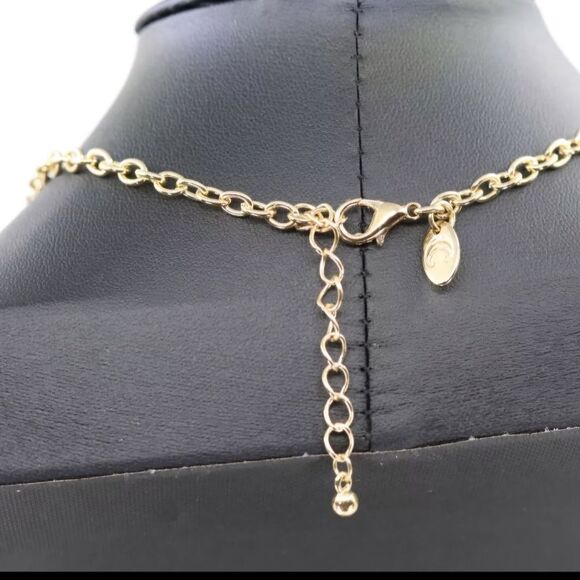 Charming Charlie necklace choker red flower cluster resin gold tone 18" NWOT - Picture 8 of 9